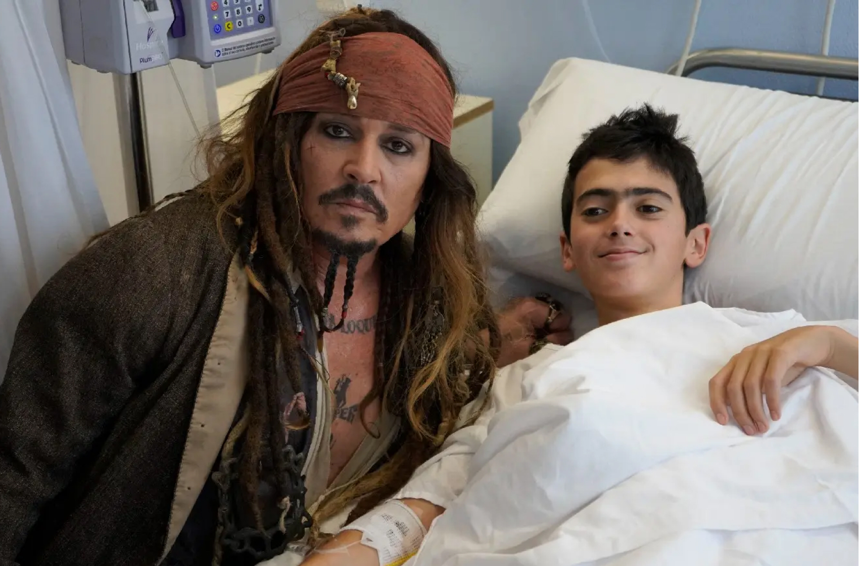 Johnny Depp surprises children جانی دپ فیلم و سریال (1)