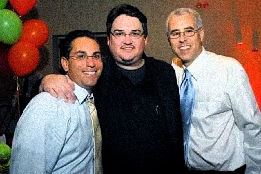 رابرت پیترانتون مدیر روابط عمومی تلویزیون برادران وارنر درگذشت