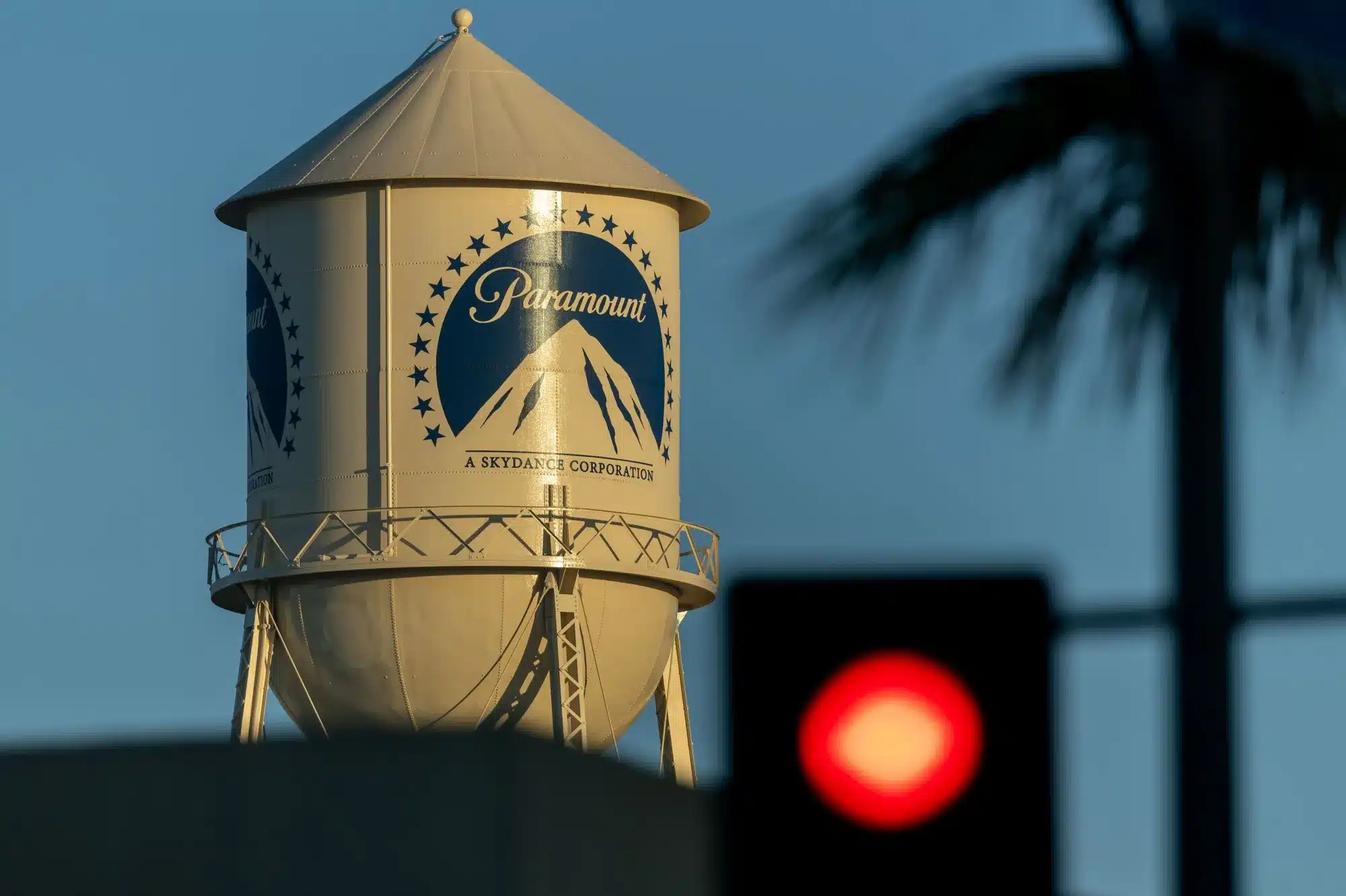 پیشنهاد ۱۰۸ میلیارد دلاری پارامونت برای خرید وارنر