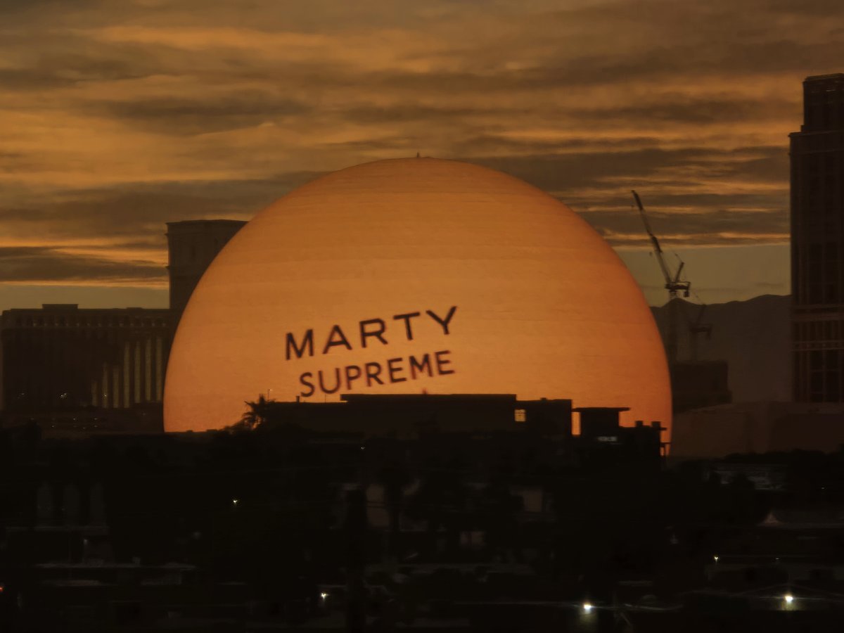 تیموتی شالامی بر فراز آسمان فیلم جدیدش را تبلیغ کرد